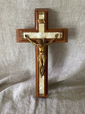 vintage last rights crucifix wood and faux pearl